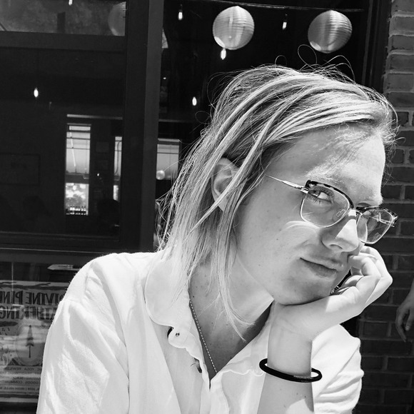 Meet your Posher, Caci - Picture 1 of 1